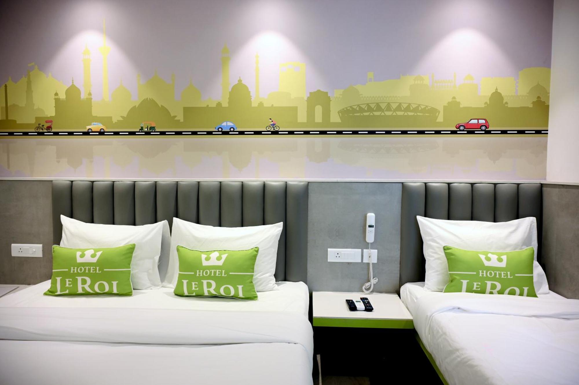 Hotel Le Roi Express Karol Bagh Делхи Екстериор снимка