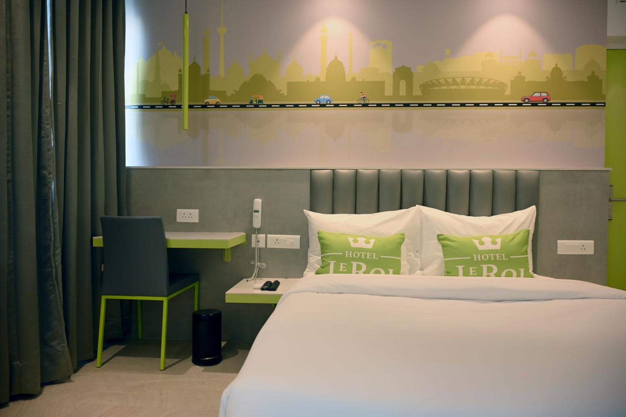Hotel Le Roi Express Karol Bagh Делхи Екстериор снимка