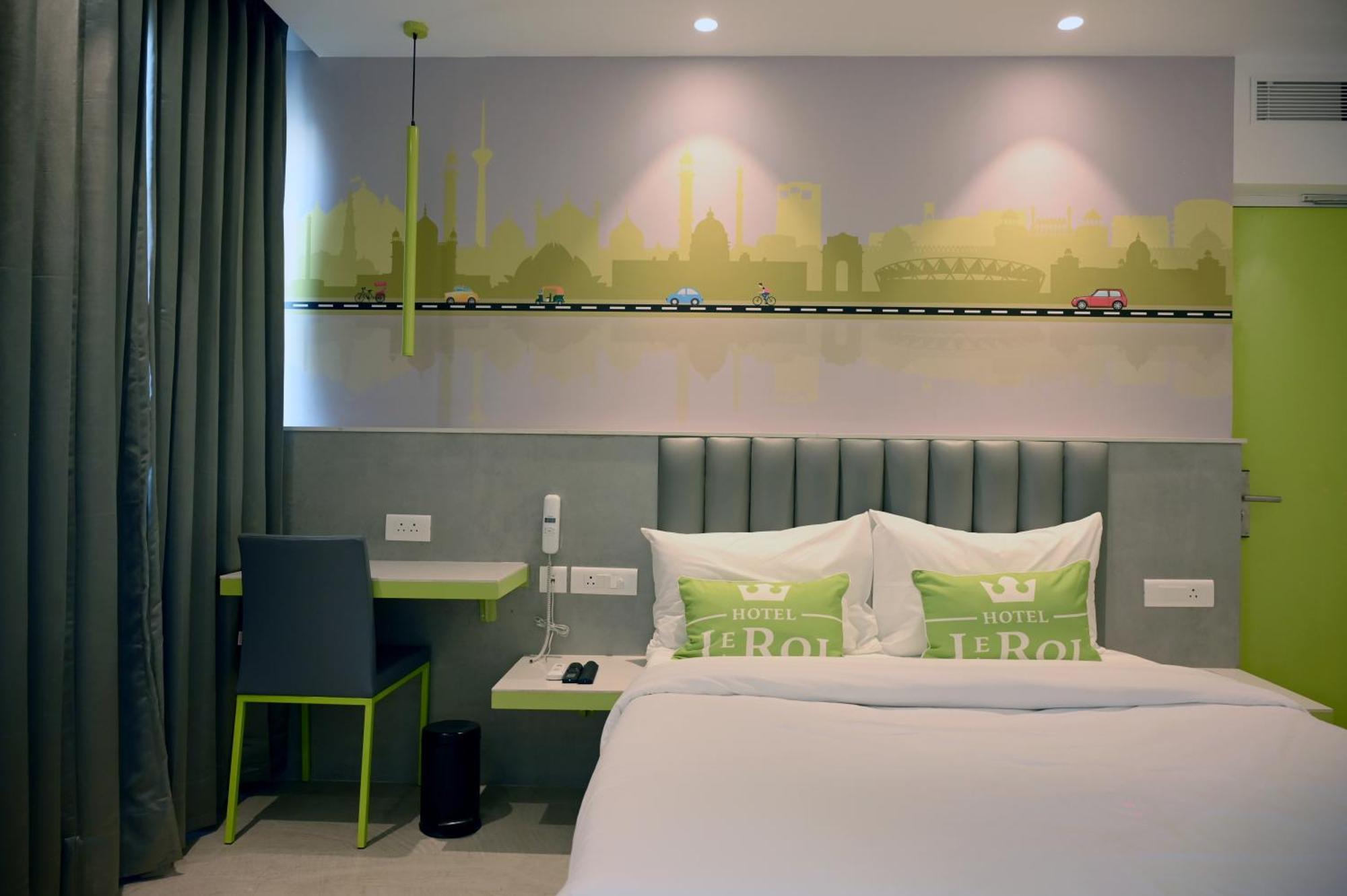Hotel Le Roi Express Karol Bagh Делхи Екстериор снимка