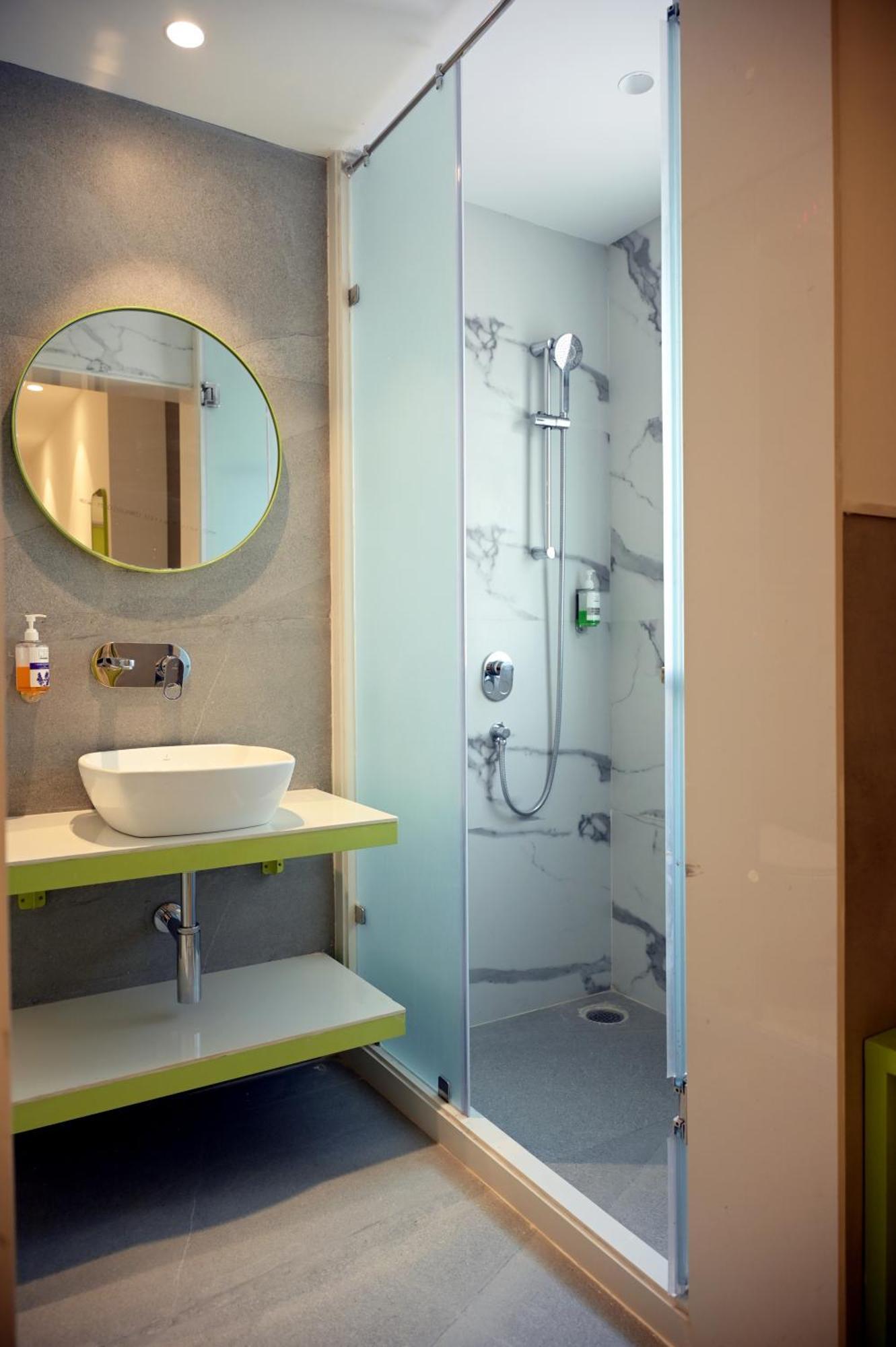Hotel Le Roi Express Karol Bagh Делхи Екстериор снимка