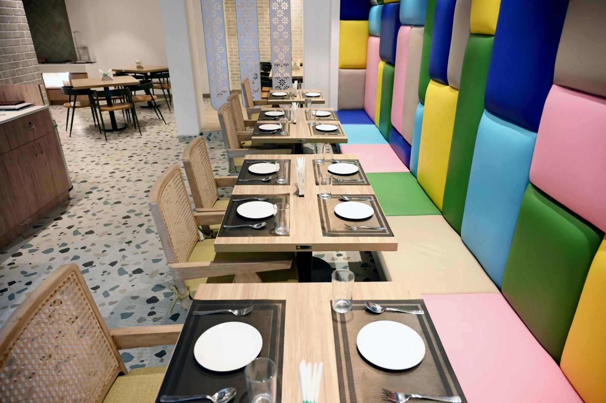 Hotel Le Roi Express Karol Bagh Делхи Екстериор снимка